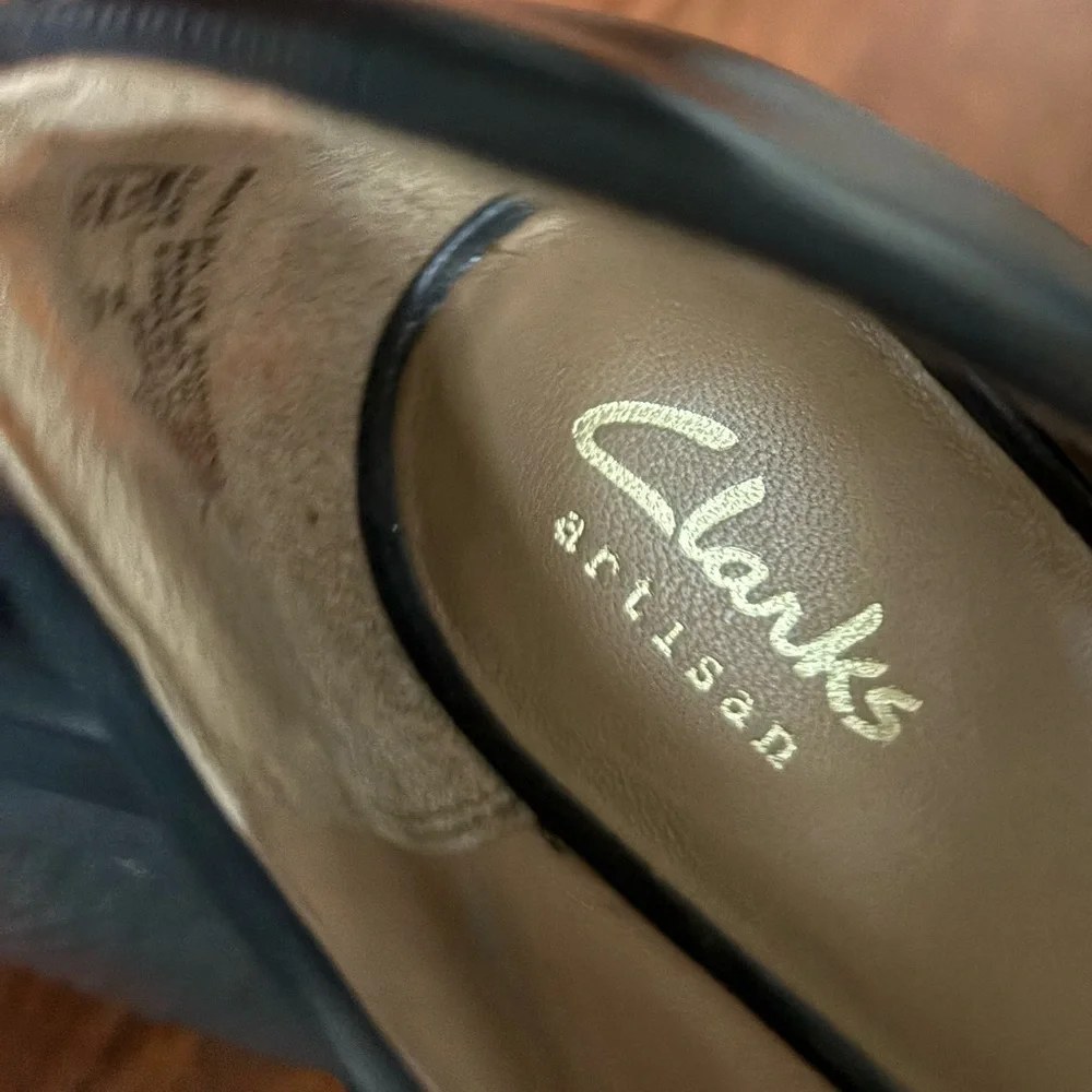 Leather Clarks Black Women's Heels with Tassel Detail 7.5 - Picture 8 of 8